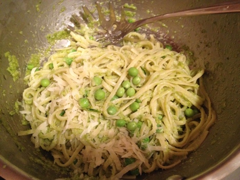 mon_pasta_with_garlic_scrape_pesto_and_english_peas